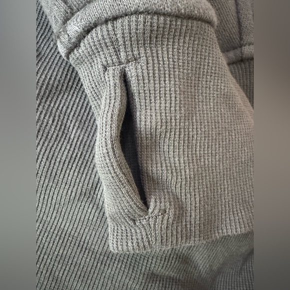 Lululemon scuba sweater size M/L  excellent condition - Picture 10 of 10